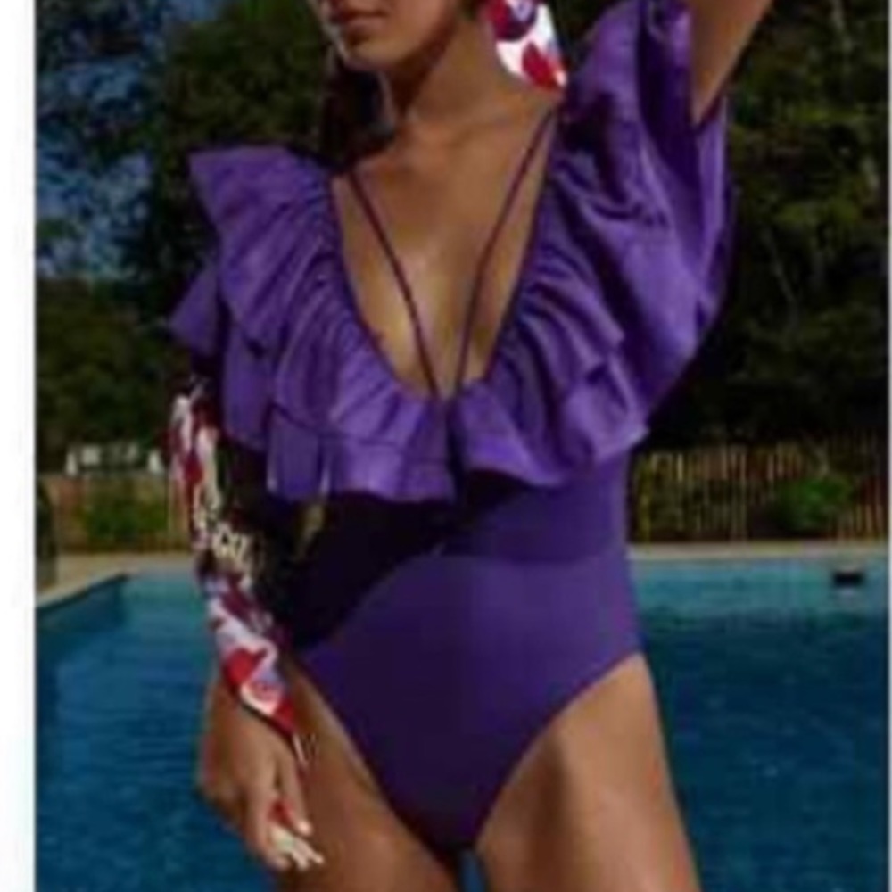 - Zara NWTGS ,Large Ruffle Swimsuit, size small - Picture 2 of 8